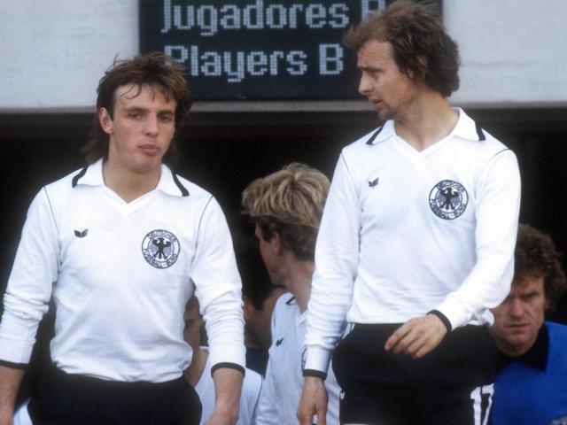 1711192542790011231.jpg 24862270-1978-kam-es-waehrend-der-weltmeisterschaft-zur-beruehmten-schmach-von-cordoba-gegen-oesterreich-3DlnDPLFONBG.jpg