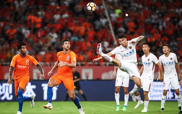 九游体育-石柯昨抵济南面谈鲁能高层 郝伟要定前国脚登“山”