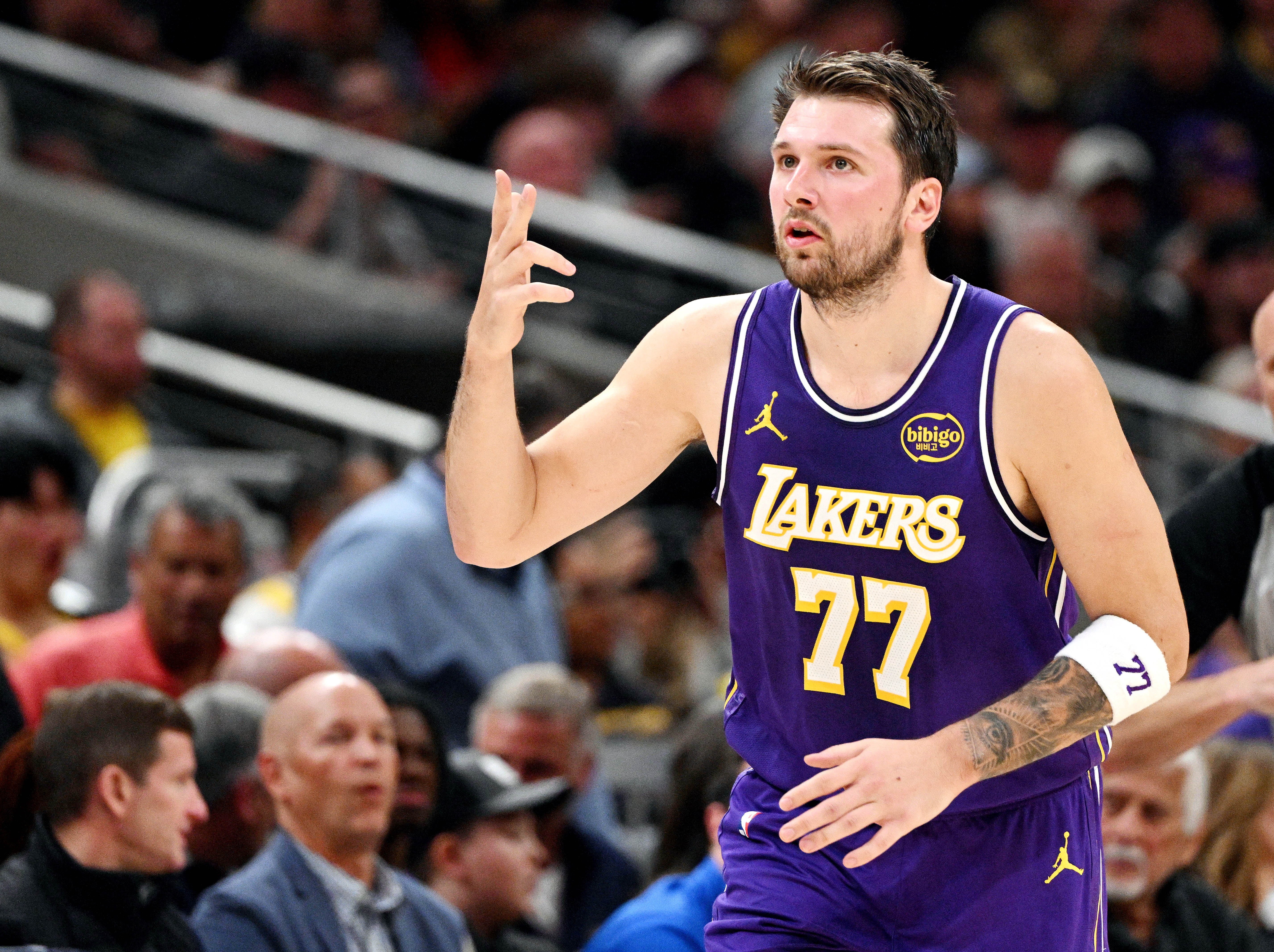 九游体育入口-077单月600分排不进前30！一人几乎包揽前11 哈登场均得分进前6